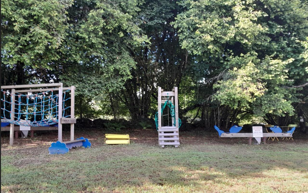 Chalet Charmant A Saint-Sylvestre Avec Terrasse Et Jardin Ambazac Kültér fotó